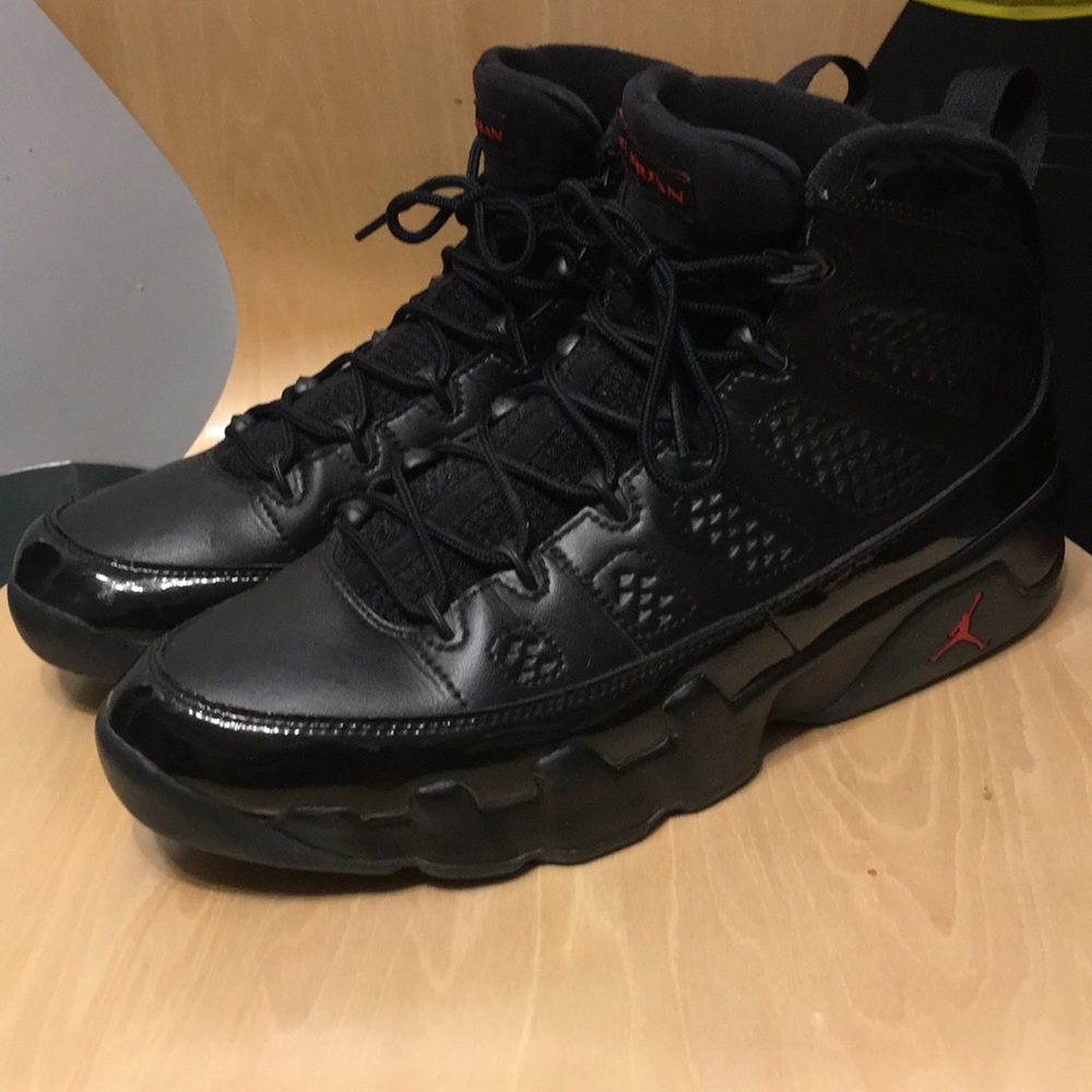 Black Retro Jordan 9 Bred